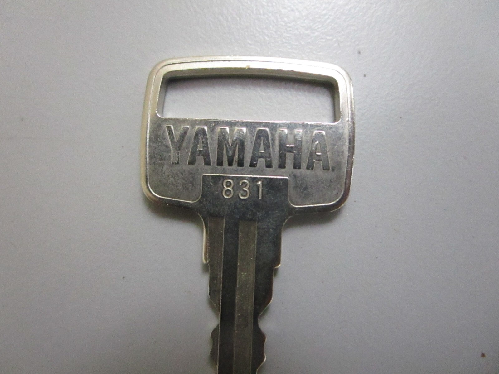 *NEW OEM* 0810 Yamaha Key #831 90890-56019-00