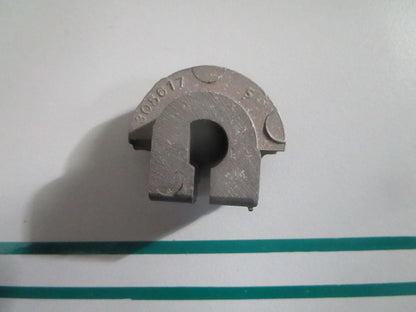 NEW OEM 305617 0305617 OMC Johnson Evinrude 9T Pinion 0820