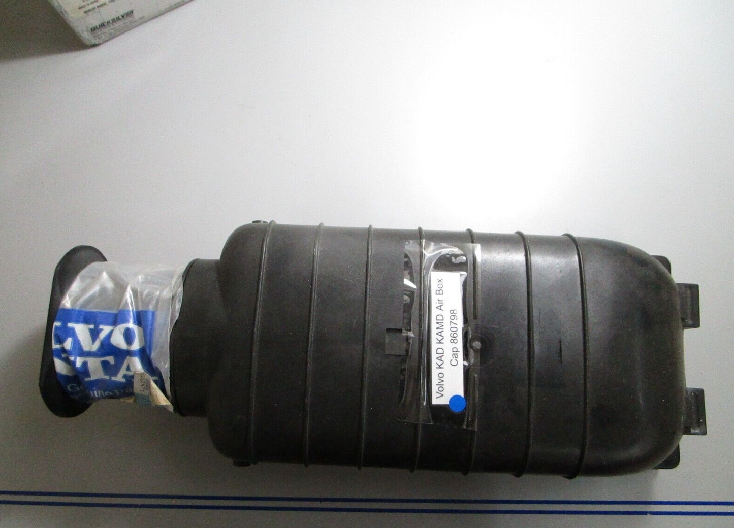 *NEW OEM* 0810 Volvo Penta Air Box 860798