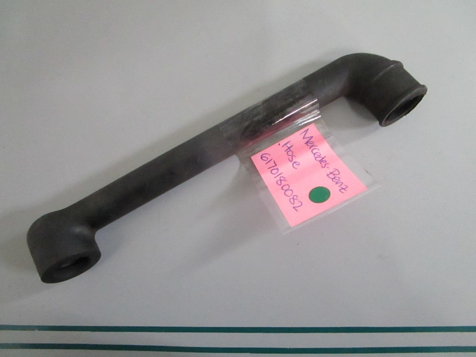 NEW OEM 6170180082 Mercedes-Benz Hose 0820