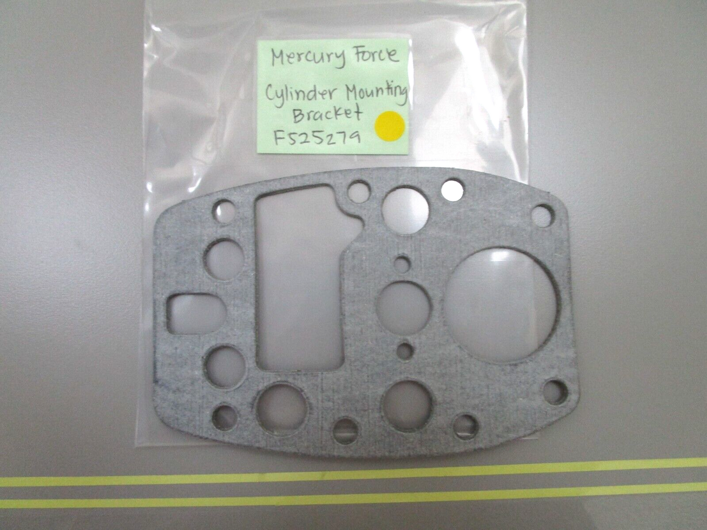 *NEW OEM* 0750 Mercury Force CYLINDER MOUNTING BRACKET F525279