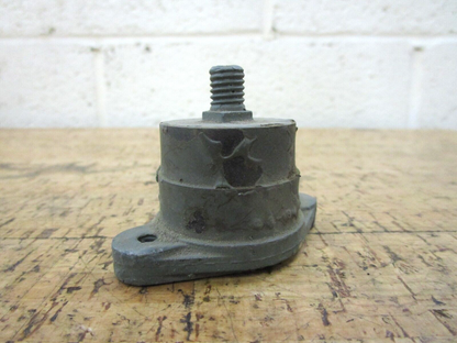 *NEW OEM* 0750 OMC Johnson Evinrude RUBBER MOUNT 309324 0309324