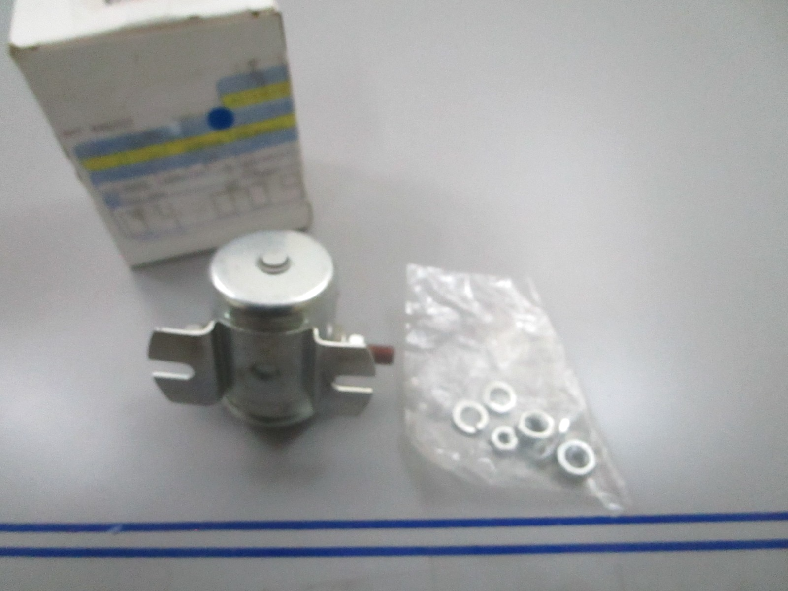 *NEW OEM* 0810 OMC Johnson Evinrude Solenoid 378444 0378444