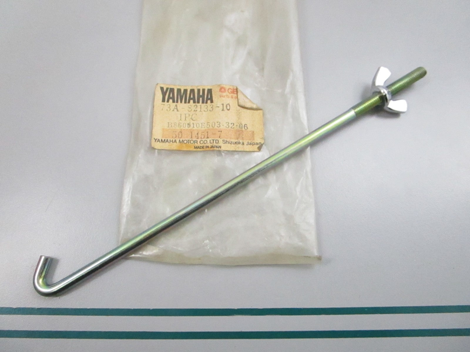 NEW OEM 73A-82133-10-00 Yamaha Fitting Screw 0810