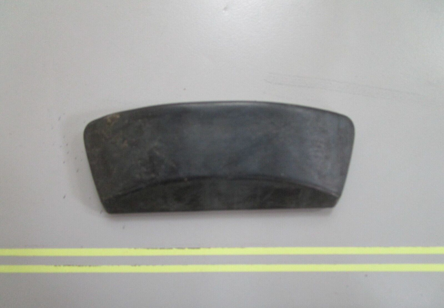 *NEW OEM* 0810 OMC Johnson Evinrude Bumper 909512 0909512