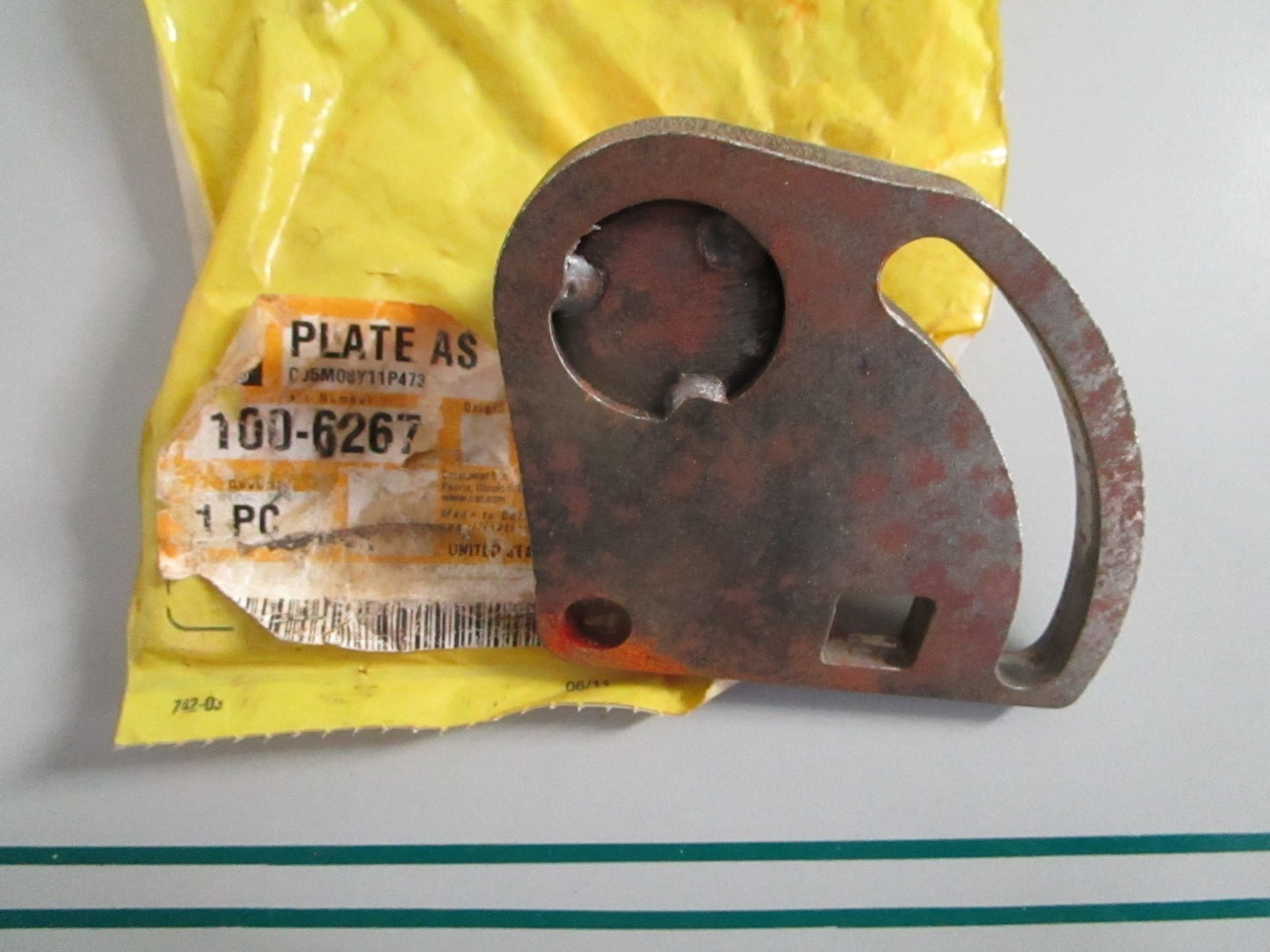 NEW OEM 100-6267 CAT Plate 0820