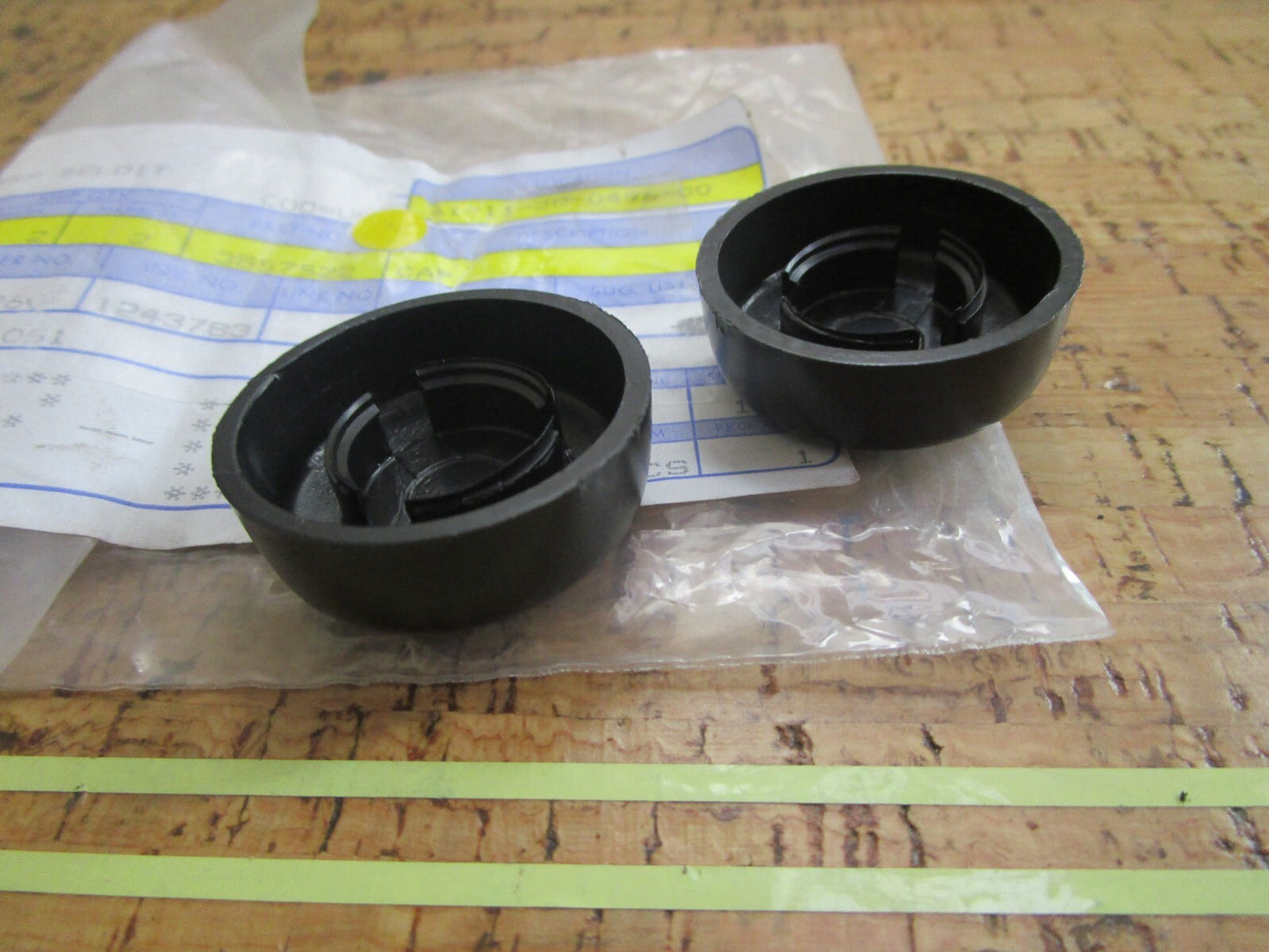 *NEW OEM* (LOT OF 2) 0810 OMC Johnson Evinrude Cap 3857522