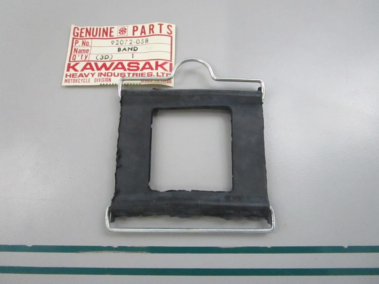 NEW OEM 92072-058 Kawasaki Band 0810