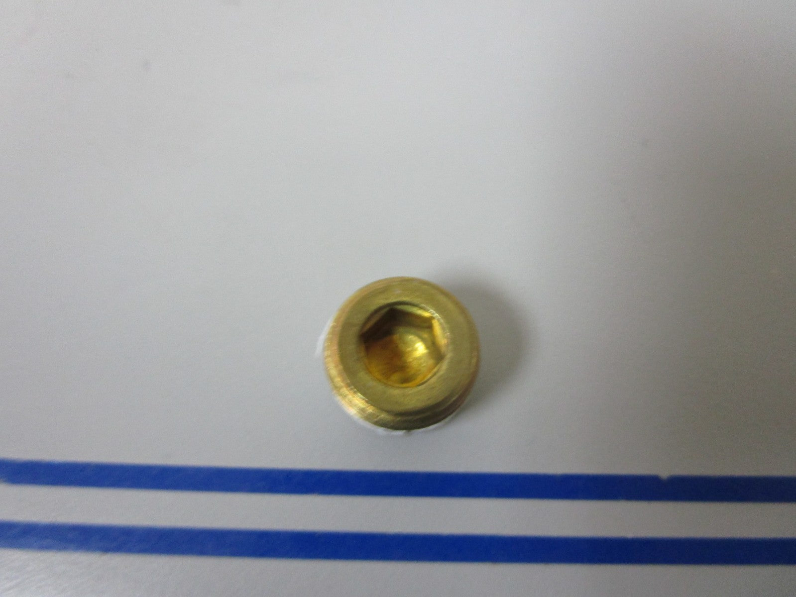 *NEW OEM* 0720 Volvo Penta Plug 3852471