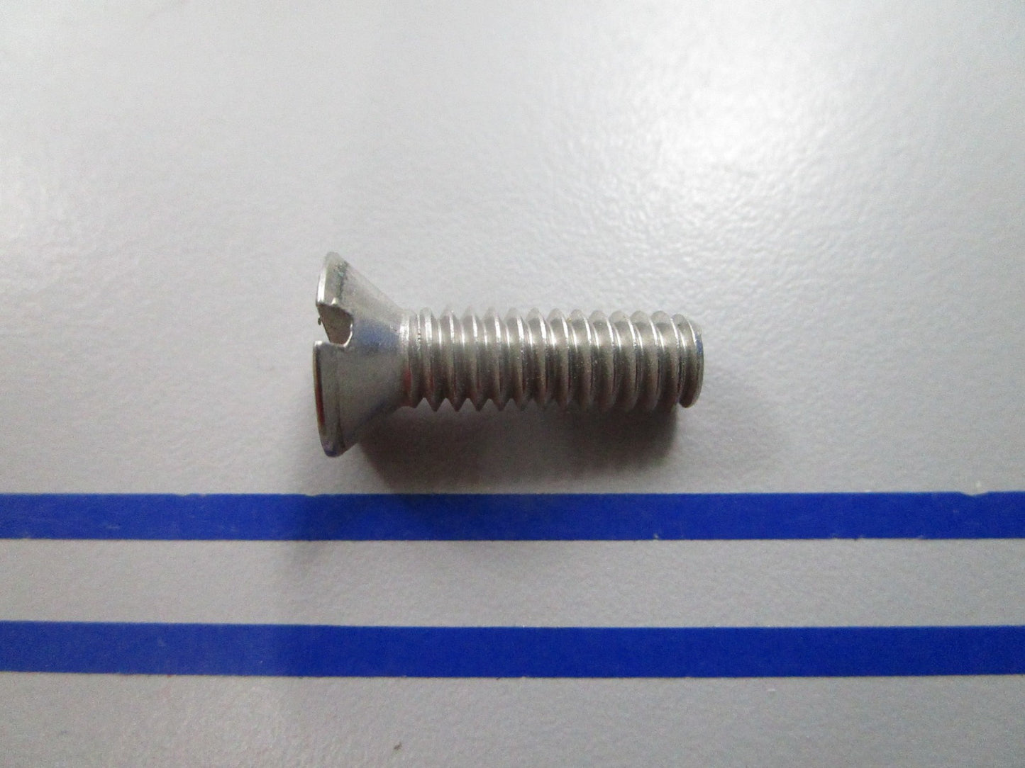 NEW OEM 312709 0312709 OMC Johnson Evinrude Screw 0810