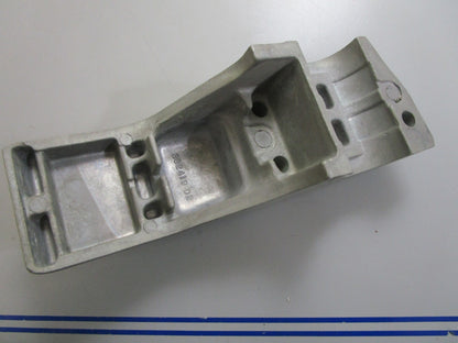 *NEW OEM* 0820 OMC Johnson Evinrude Lower Mount Bracket 332419 0332419