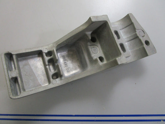 *NEW OEM* 0820 OMC Johnson Evinrude Lower Mount Bracket 332419 0332419