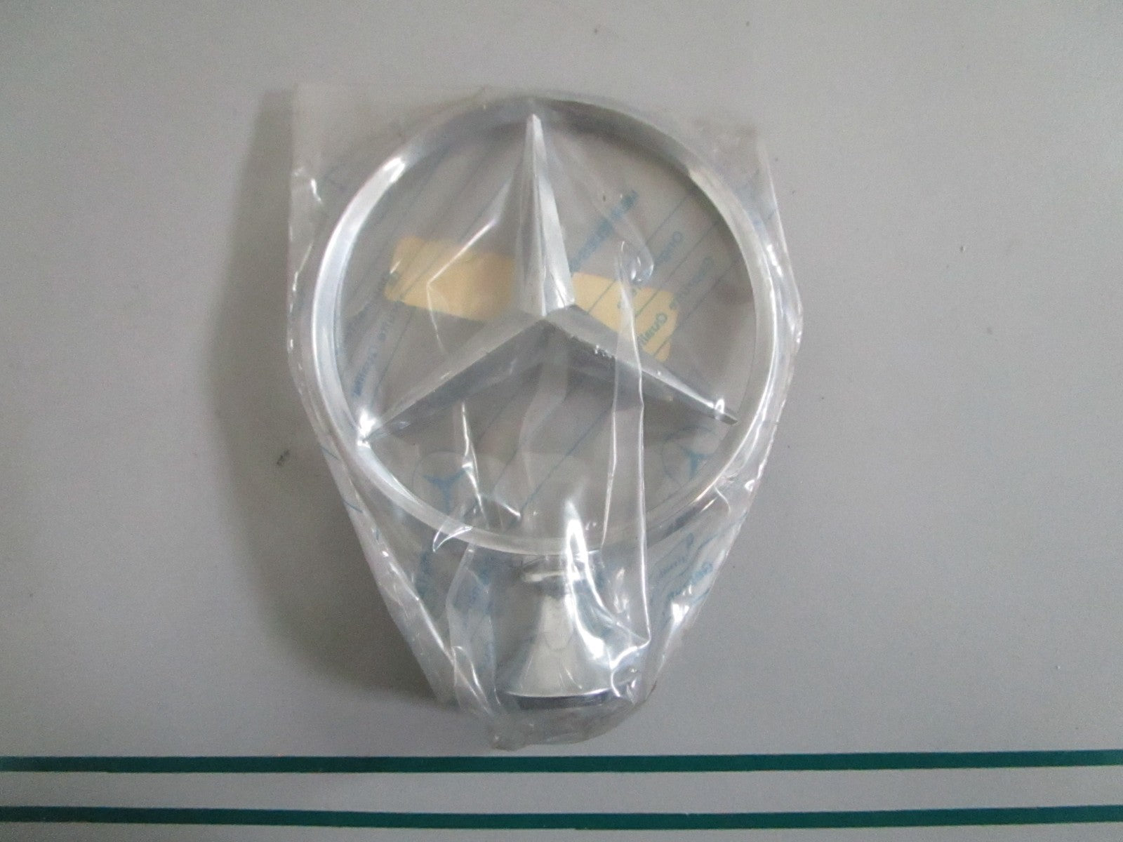 NEW OEM A1808880109 Mercedes-Benz Hood Ornament 0820