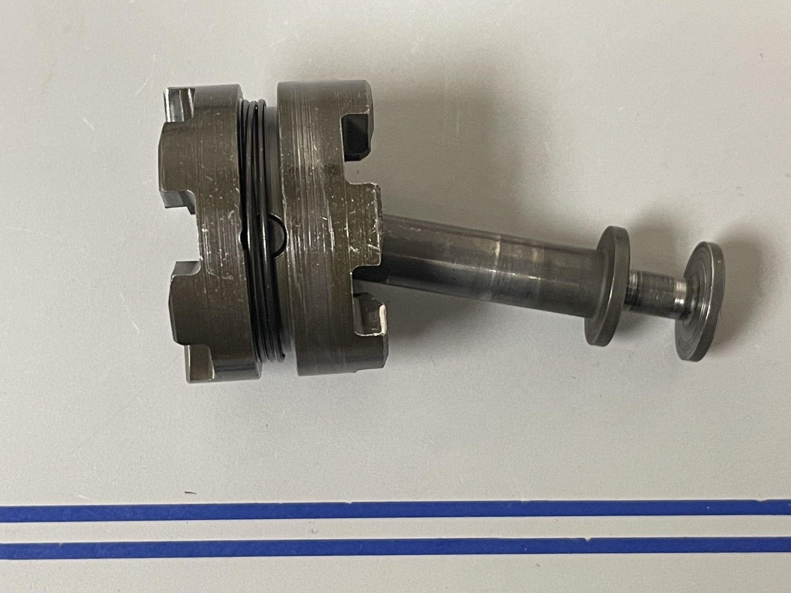 NEW OEM 337774 Johnson Evinrude Clutch Dog 0670