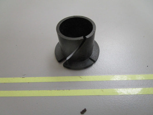 *NEW OEM* 0810 OMC Johnson Evinrude Bushing 914718 0914718