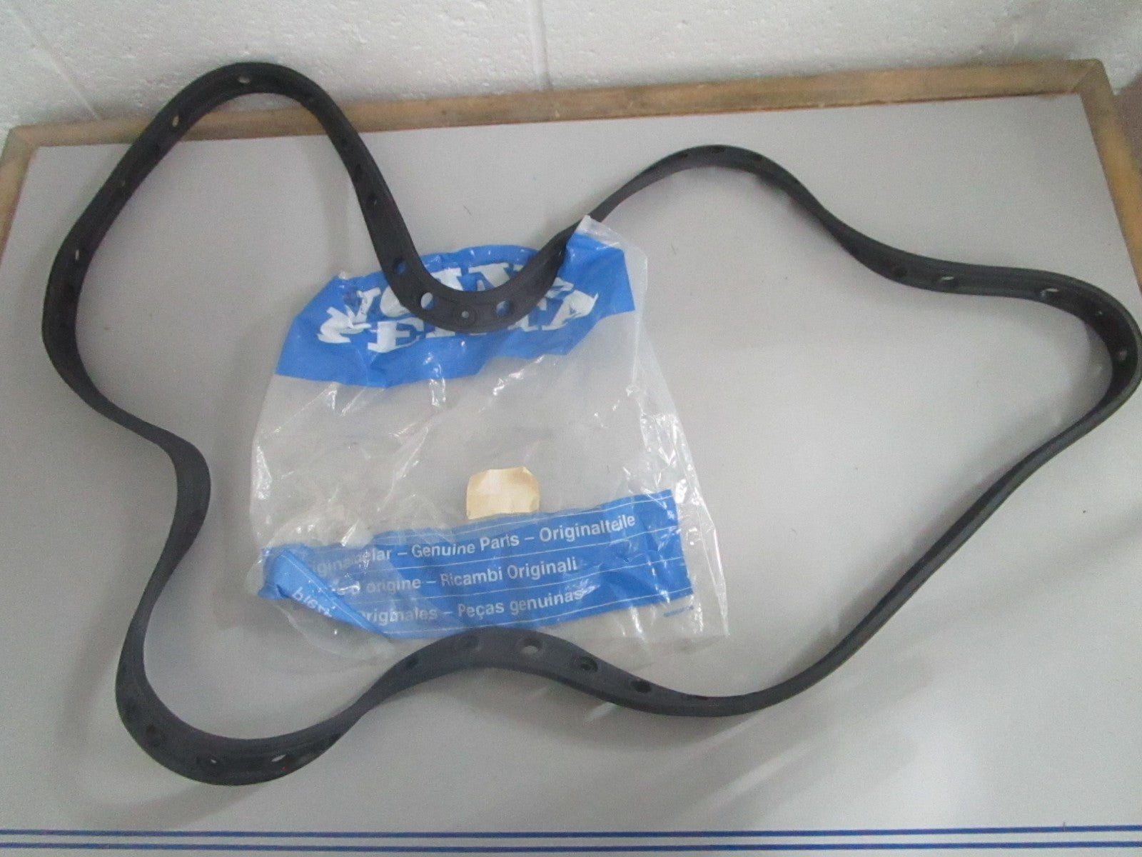 *NEW OEM* 0820 Volvo Penta Oil Pan Gasket 477785