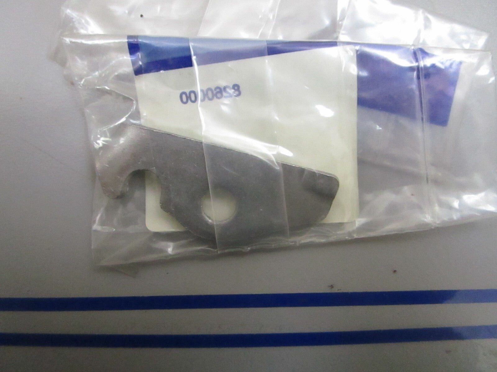 *NEW OEM* 0810 Volvo Penta Cable Attachment 872940