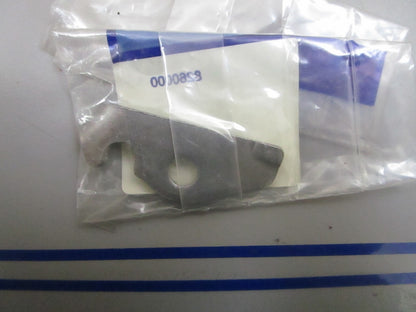 *NEW OEM* 0810 Volvo Penta Cable Attachment 872940