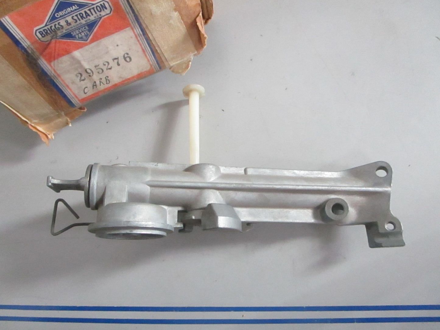 NEW OEM 295276 Briggs & Stratton Carburetor Assy 0820