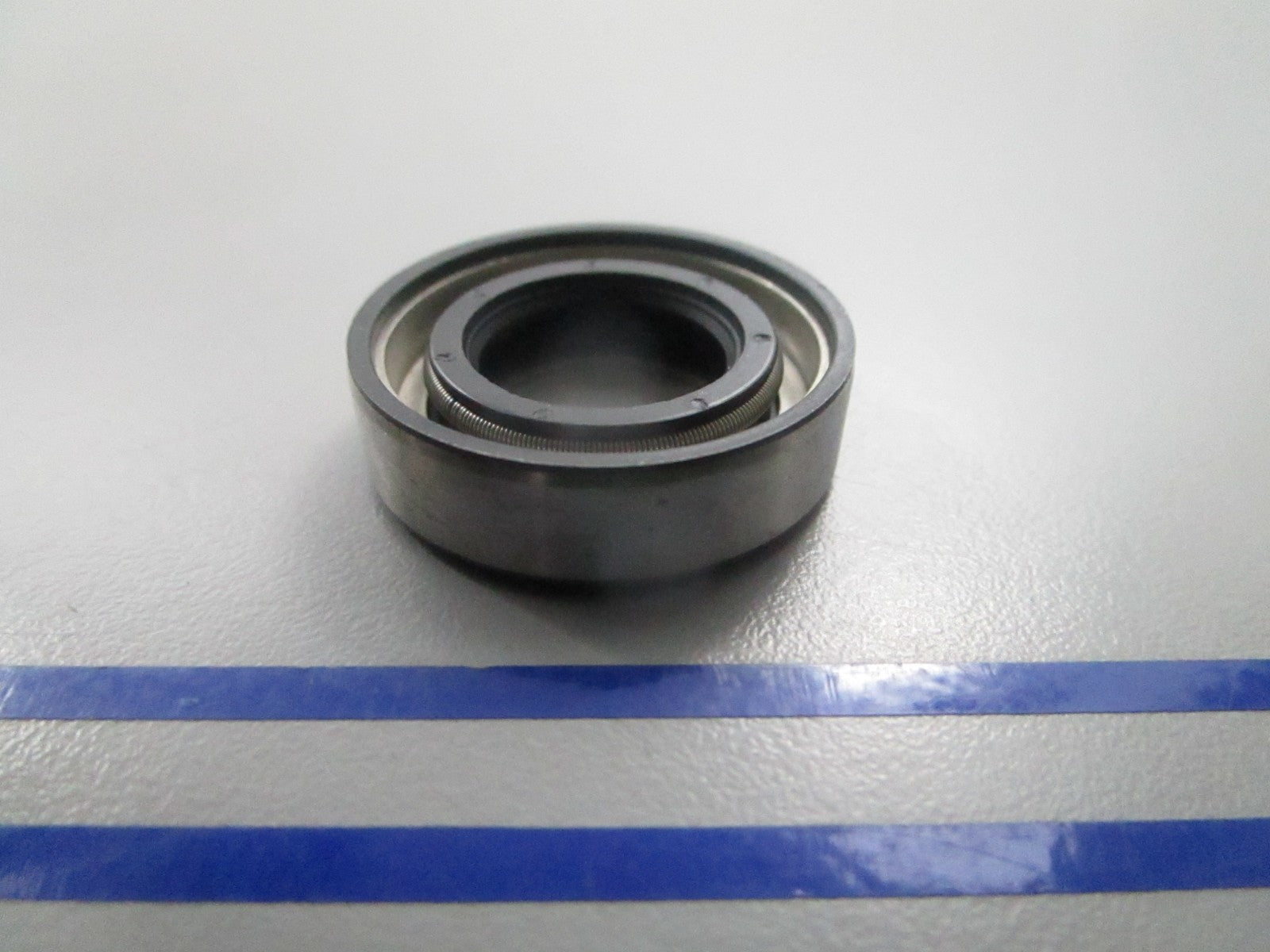 NEW OEM 313284 0313284 OMC Johnson Evinrude Oil Seal 0810
