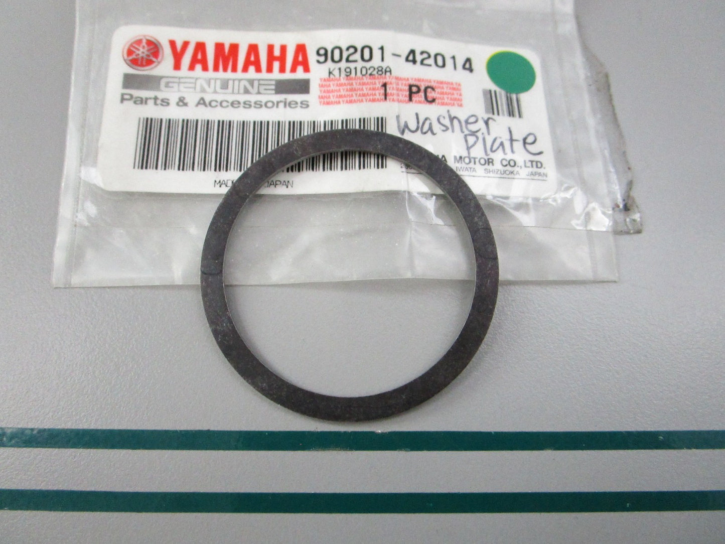 NEW OEM 90201-42014-00 Yamaha Washer Plate 0810