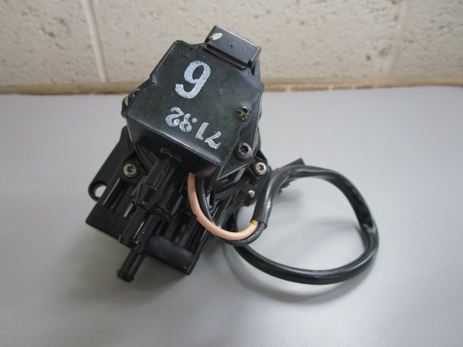 *NEW OEM* 0820 OMC Johnson Evinrude VRO Pump 174875 0174875