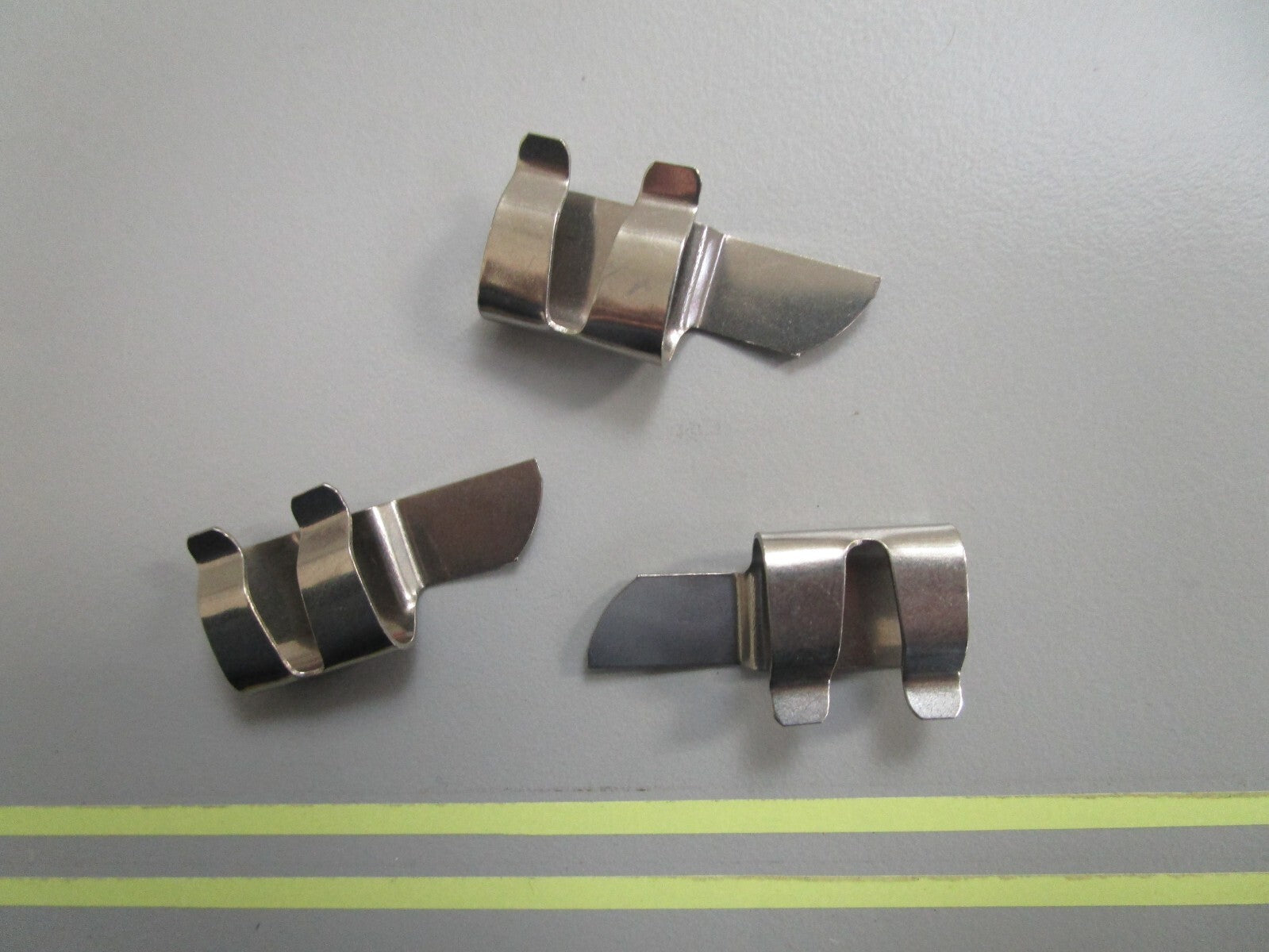 *NEW OEM* (LOT OF 3) 0810 OMC Johnson Evinrude Spring Clip 316362 0316362