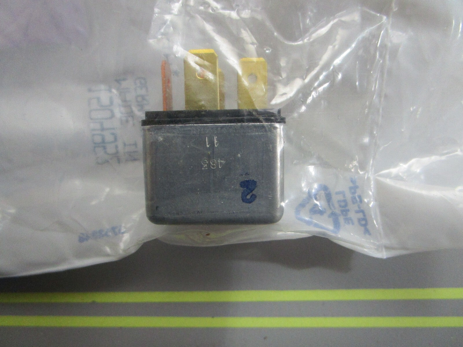 *NEW OEM* 0820 Volvo Penta Relay 1504952