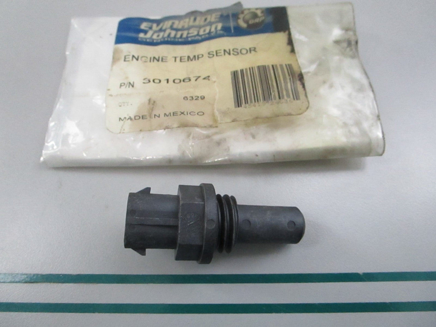 NEW OEM 3010674 OMC Johnson Evinrude Temperature Sensor 0810