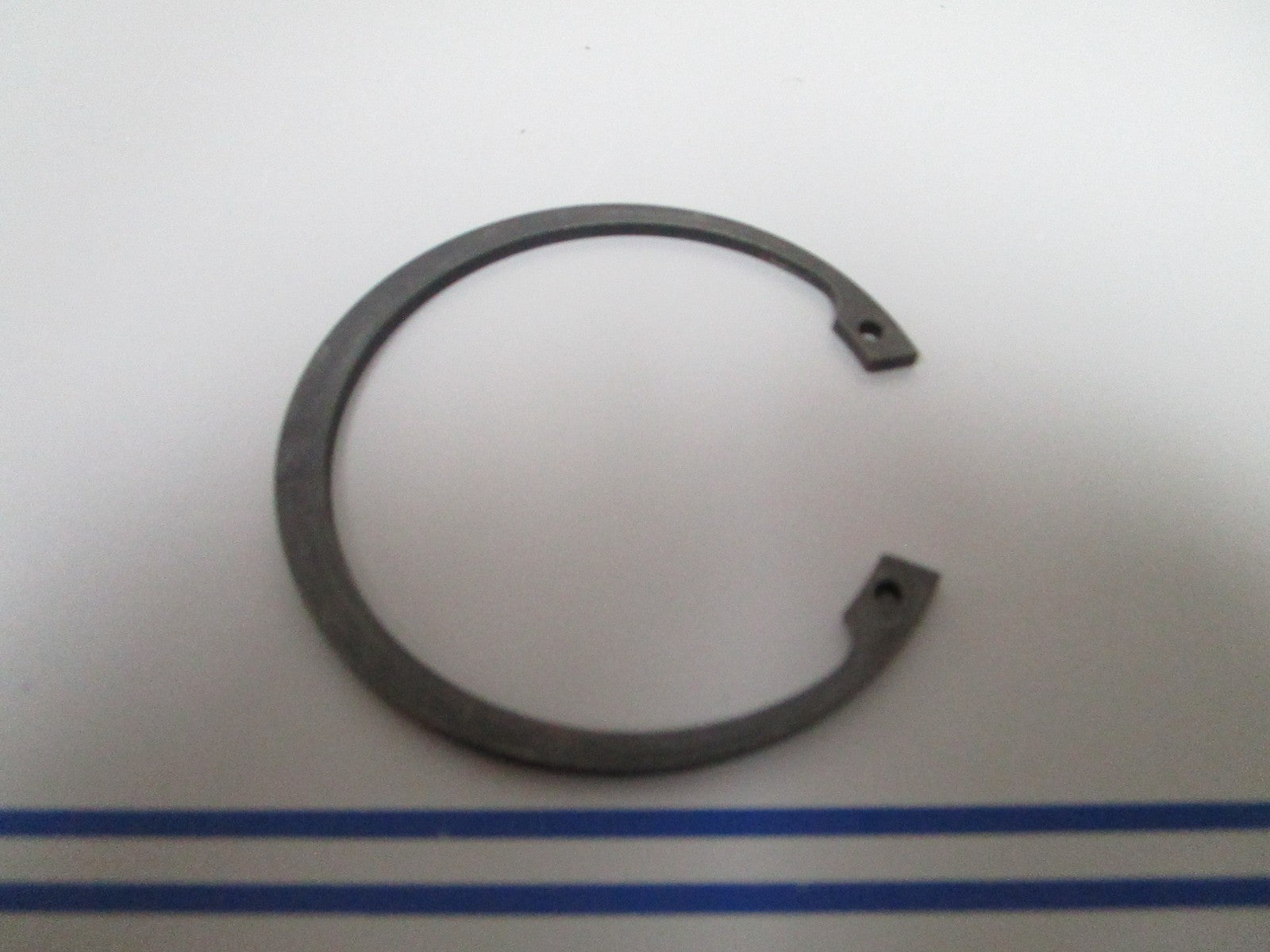 NEW OEM 320309 0320309 OMC Johnson Evinrude Retainer Ring 0810