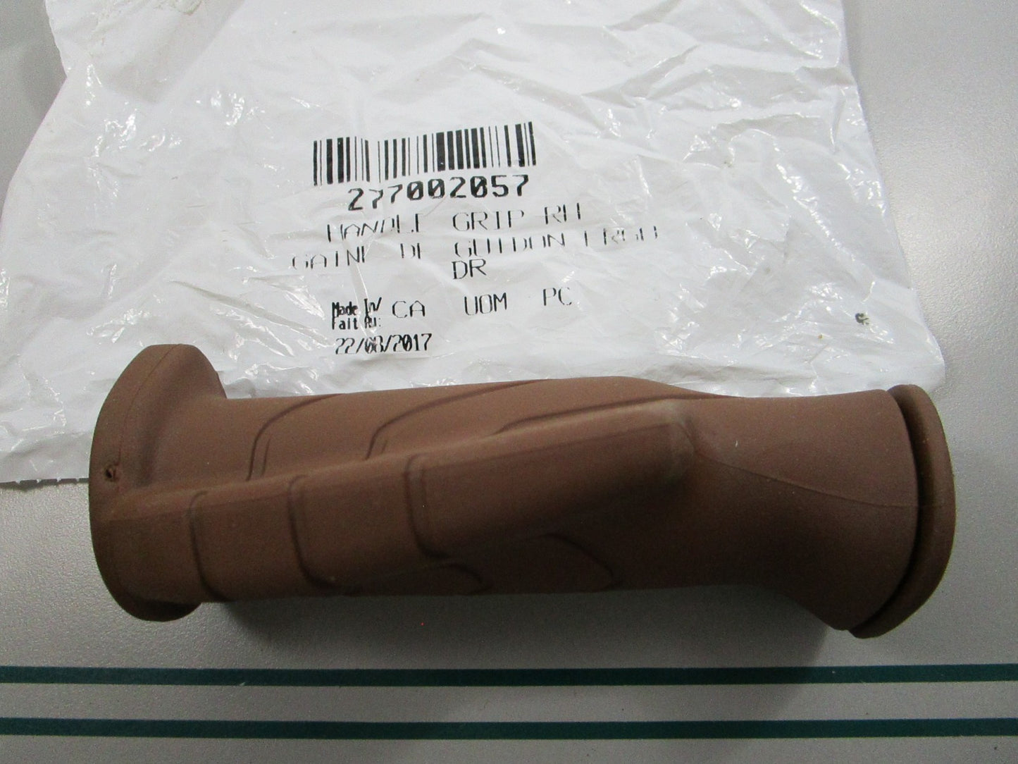 NEW 277002057 Sea-Doo RH Handle Grip 0810