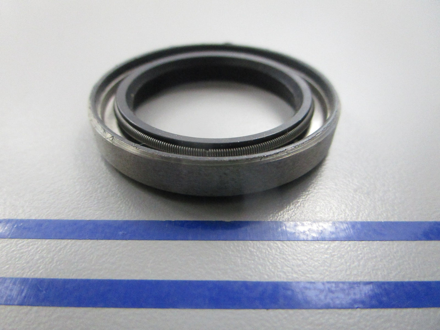 NEW OEM 330137 0330137 OMC Johnson Evinrude Prop Shaft Seal 0810
