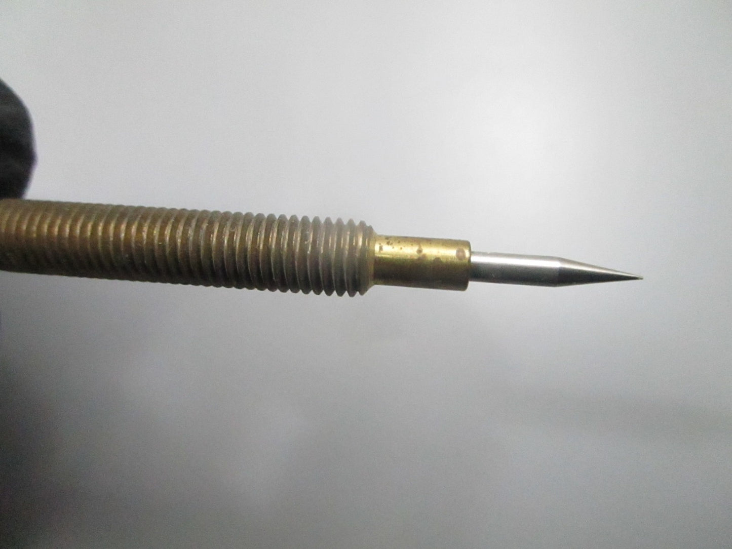 *NEW OEM* 0810 OMC Johnson Evinrude Needle Valve 431665 0431665