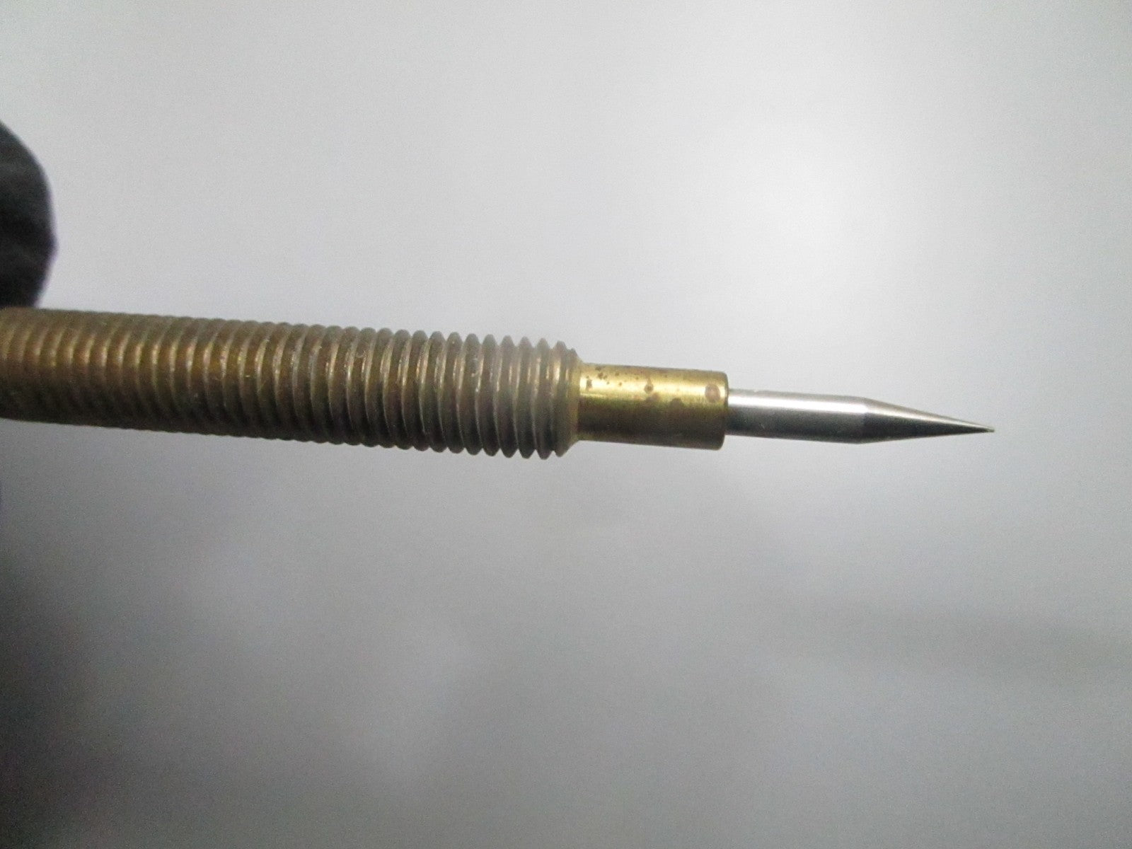 *NEW OEM* 0810 OMC Johnson Evinrude Needle Valve 431665 0431665