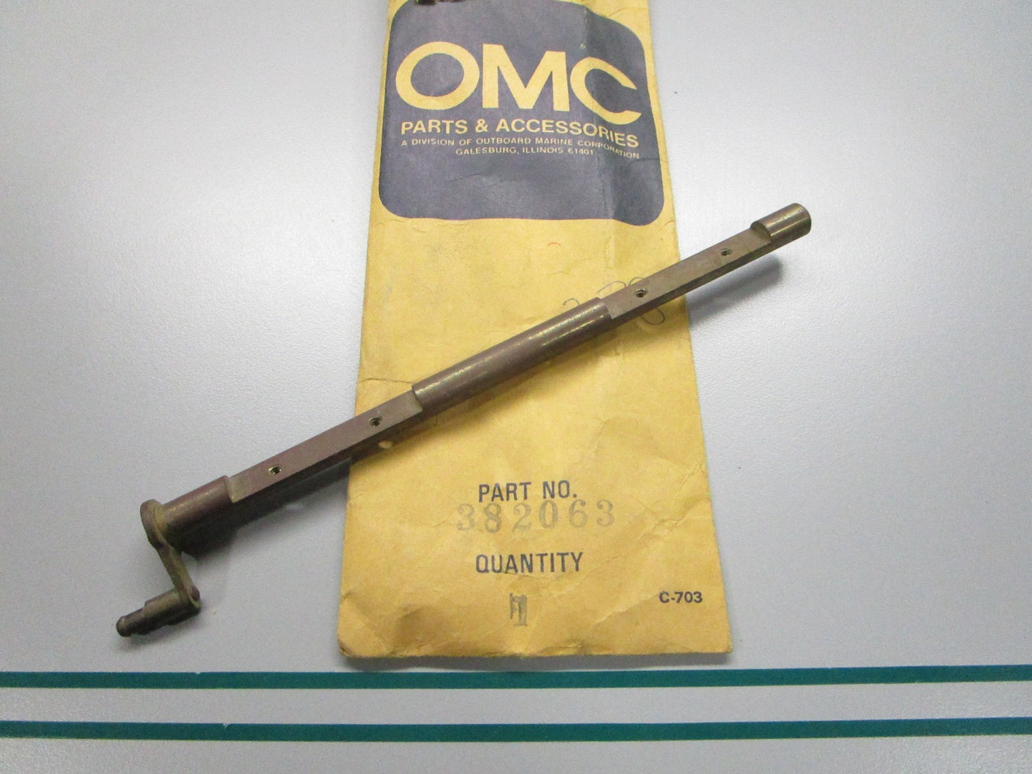 NEW OEM 382063 0382063 OMC Johnson Evinrude Choke Shaft 0810