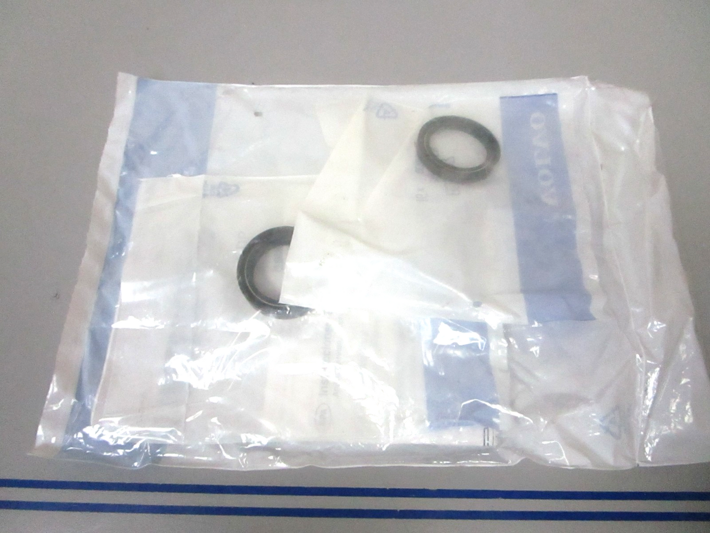 *NEW OEM* 0720 Volvo Penta Seal Kit 853871