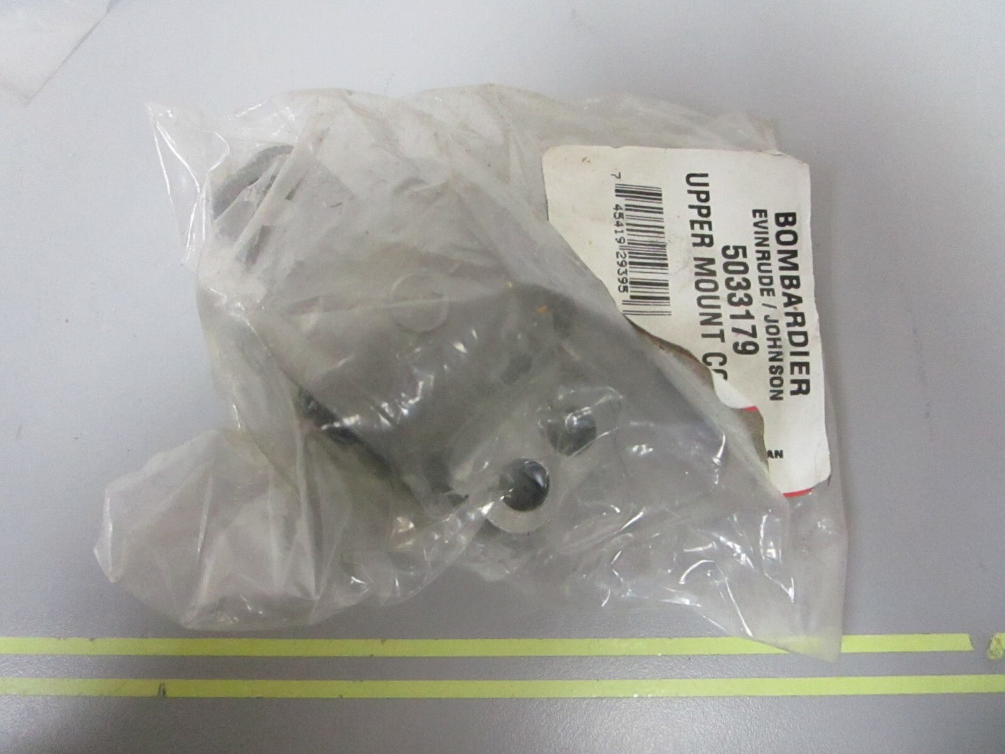 *NEW OEM* 0720 OMC Johnson Evinrude Upper Mount 5033179