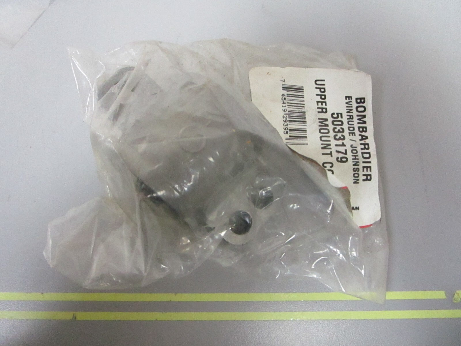 *NEW OEM* 0720 OMC Johnson Evinrude Upper Mount 5033179