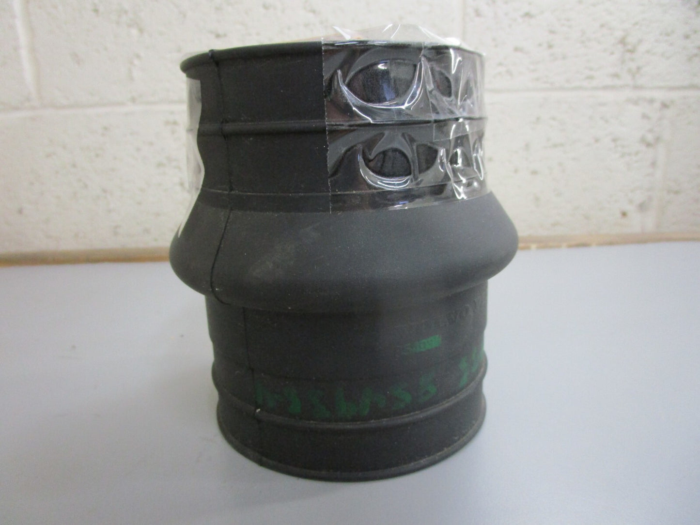 *NEW OEM* 0820 Volvo Penta Exhaust Hose 854935