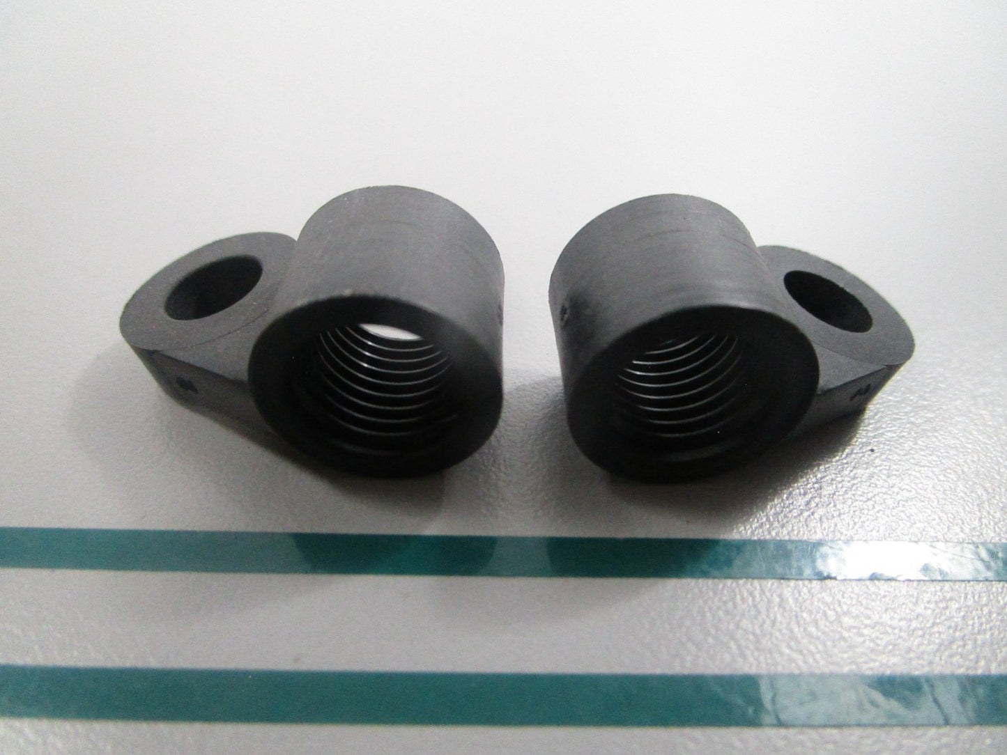 NEW OEM (LOT OF 2) 324685 0324685 OMC Johnson Evinrude Connector 0810