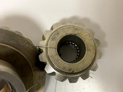 *NEW OEM* 0670 OMC Johnson Evinrude Pinion and Forward Gear 910993 983141