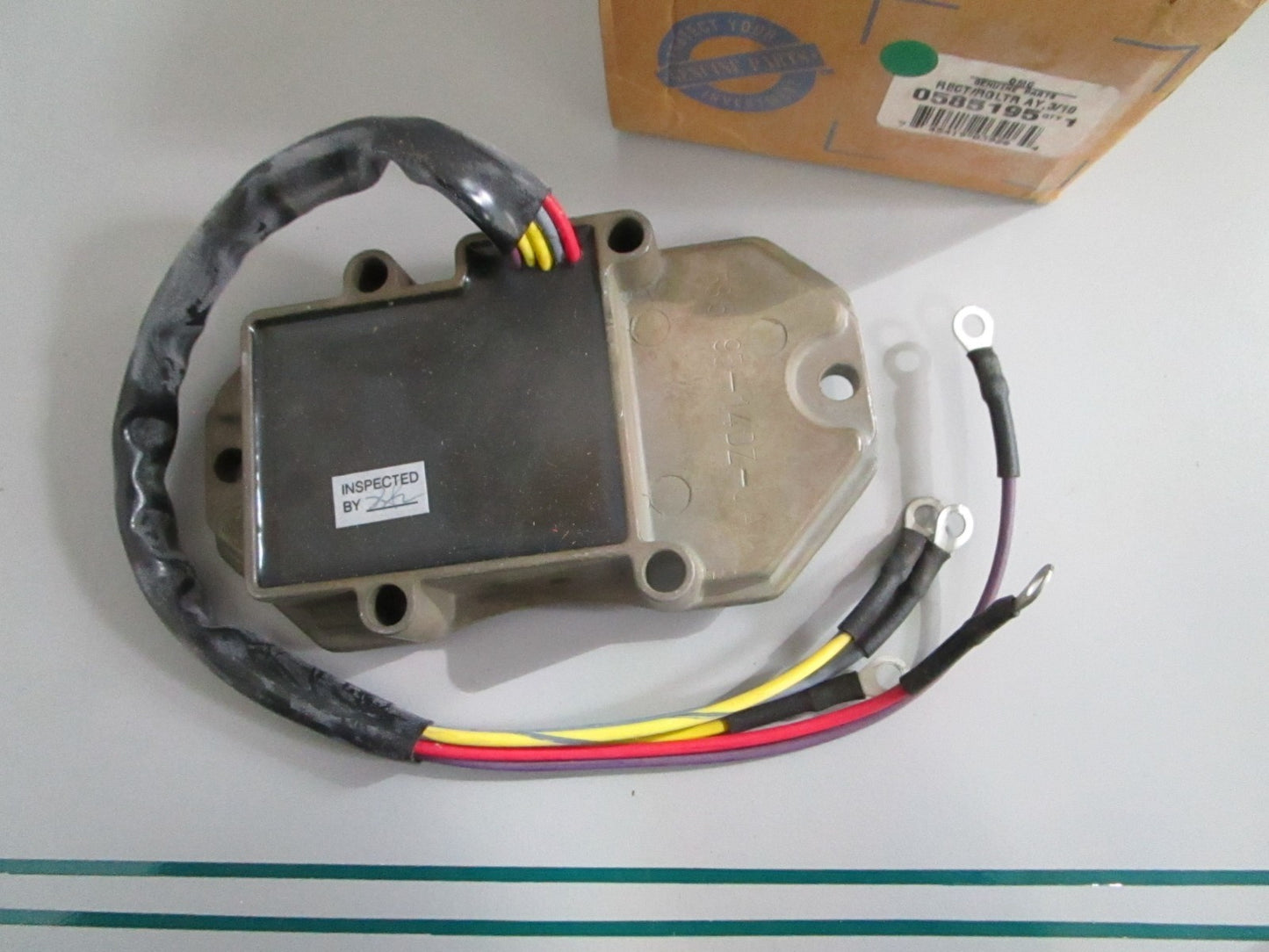 NEW OEM 585195 0585195 OMC Johnson Evinrude Rectifier/Regulator 0820