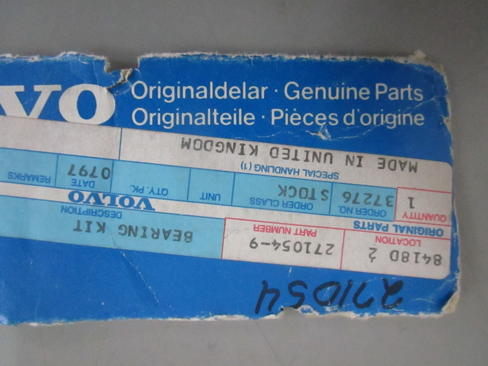 NEW OEM 271054 Volvo Penta Bearing Kit 0820