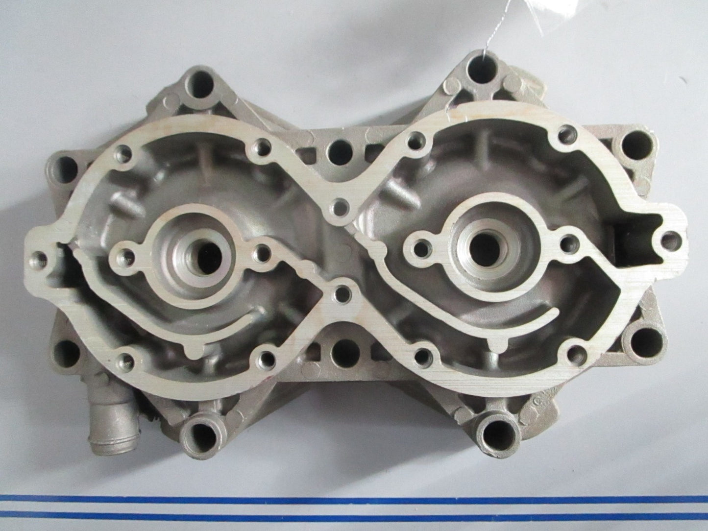 NEW OEM 316466 0316466 OMC Johnson Evinrude PORT Cylinder Head 0820