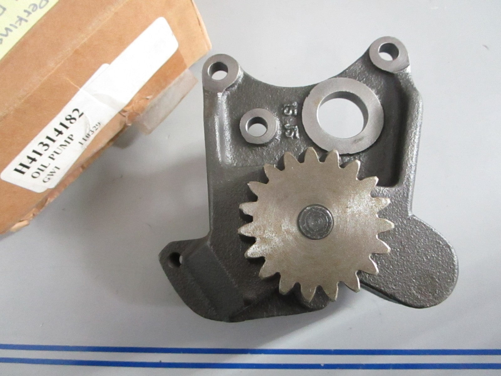 NEW OEM H41314182 Perkins Oil Pump 0820