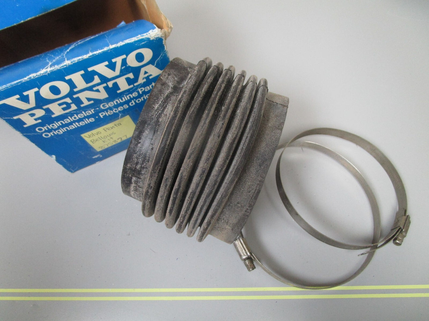 *NEW OEM* 0810 Volvo Penta Bellows Kit 875827