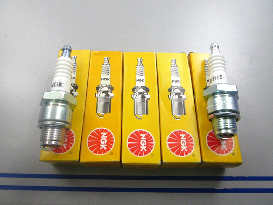 *NEW* (LOT OF 5) 0810 NGK Spark Plug B7HS