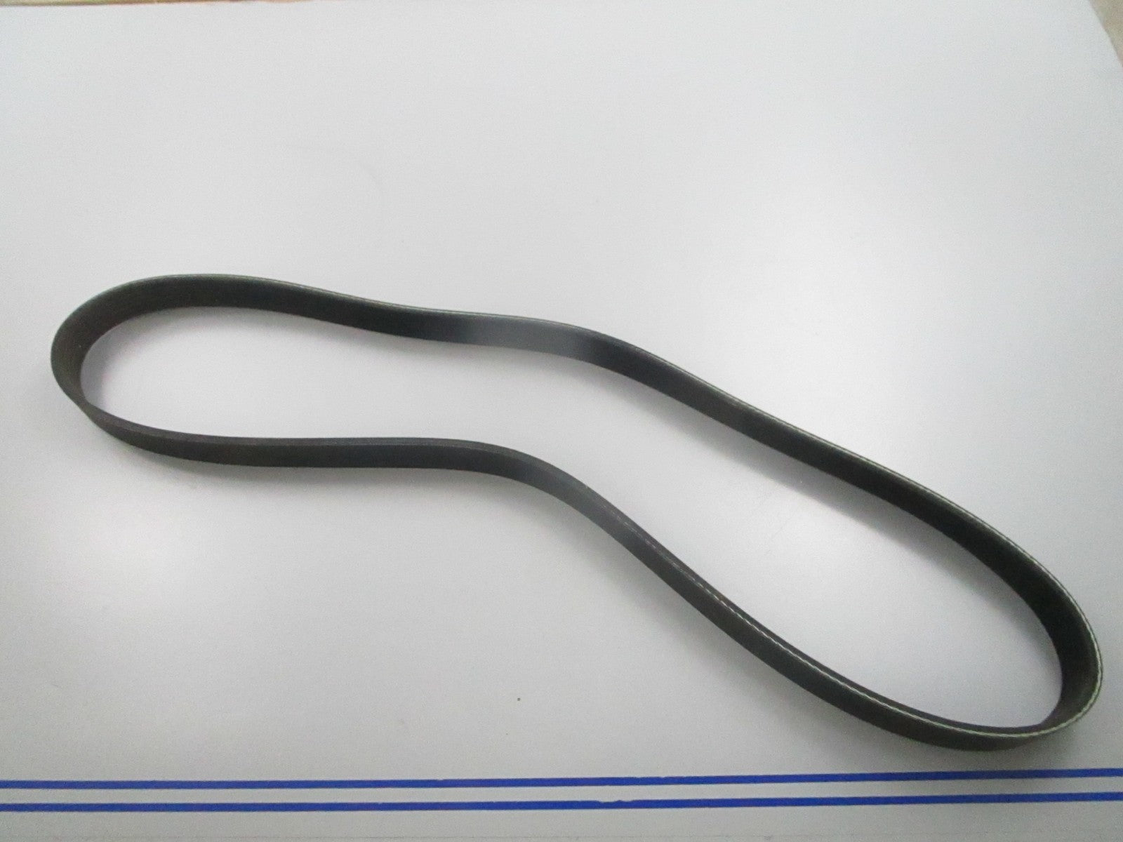 NEW K060418 Gates Micro-V Serpentine Belt 0810