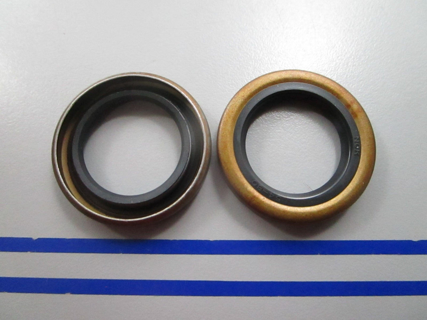NEW OEM (LOT OF 2) 32600 Tecumseh Oil Seal 0810