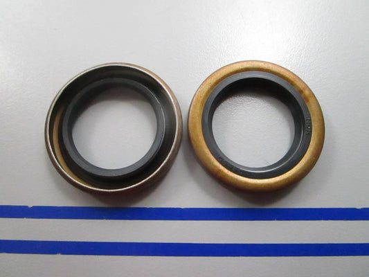 NEW OEM (LOT OF 2) 32600 Tecumseh Oil Seal 0810